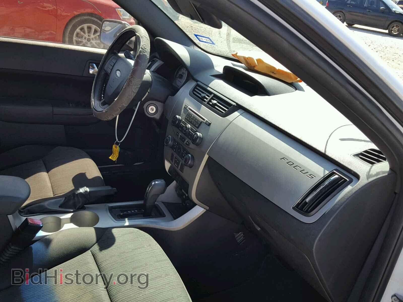 2008 FORD FOCUS - VIN: 1FAHP35N38W252585 - Photo 5