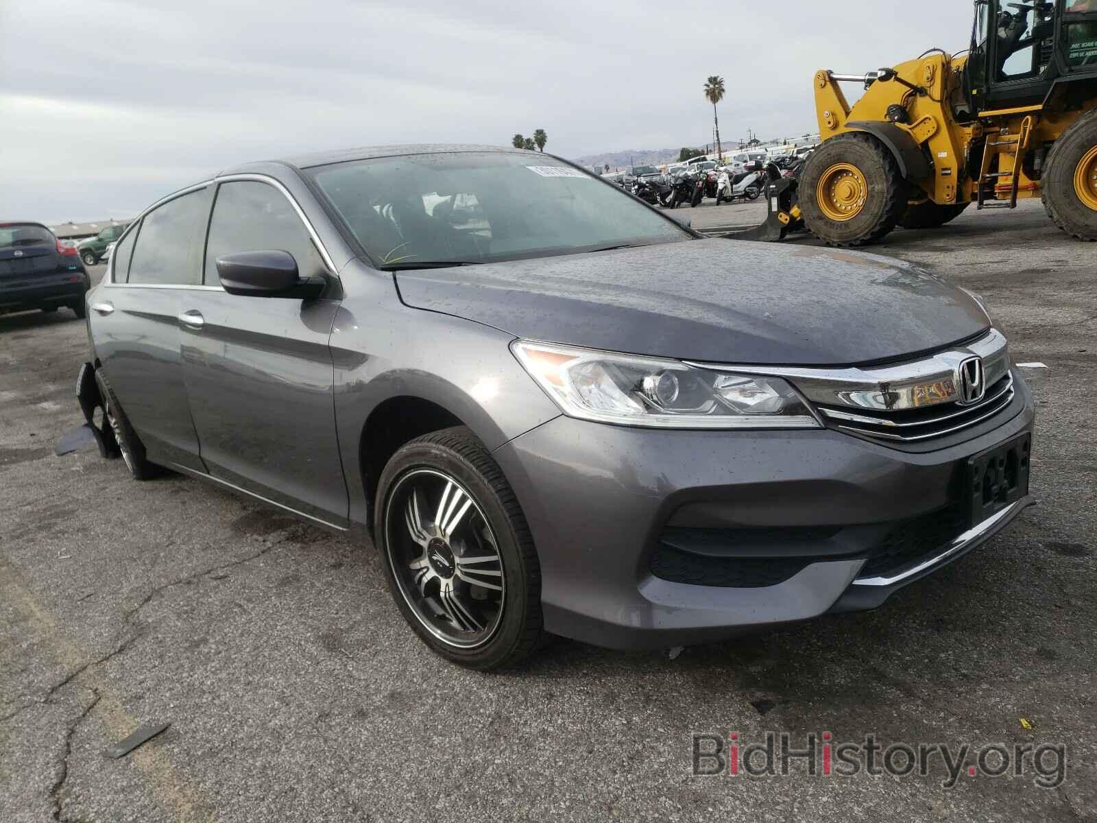 Photo 1HGCR2F39HA192218 - HONDA ACCORD 2017