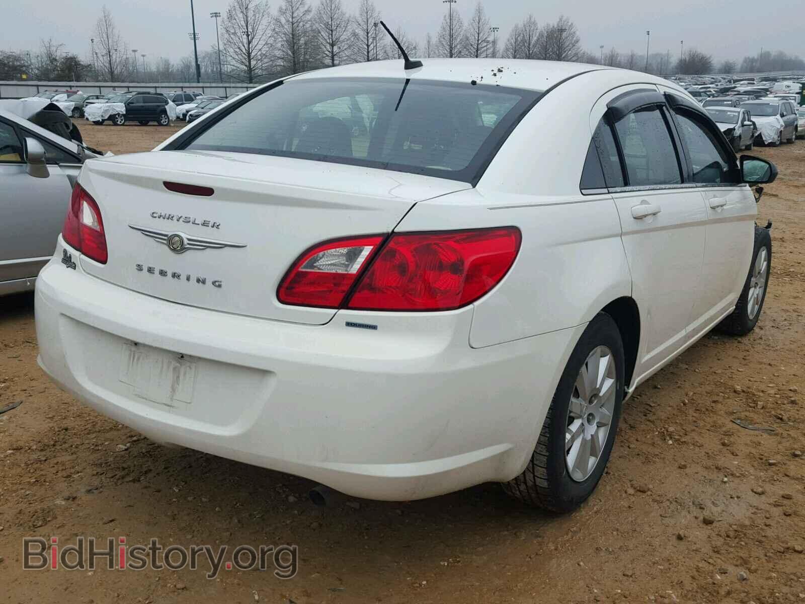 2010 CHRYSLER SEBRING - VIN: 1C3CC4FB2AN105667 - Фото 4