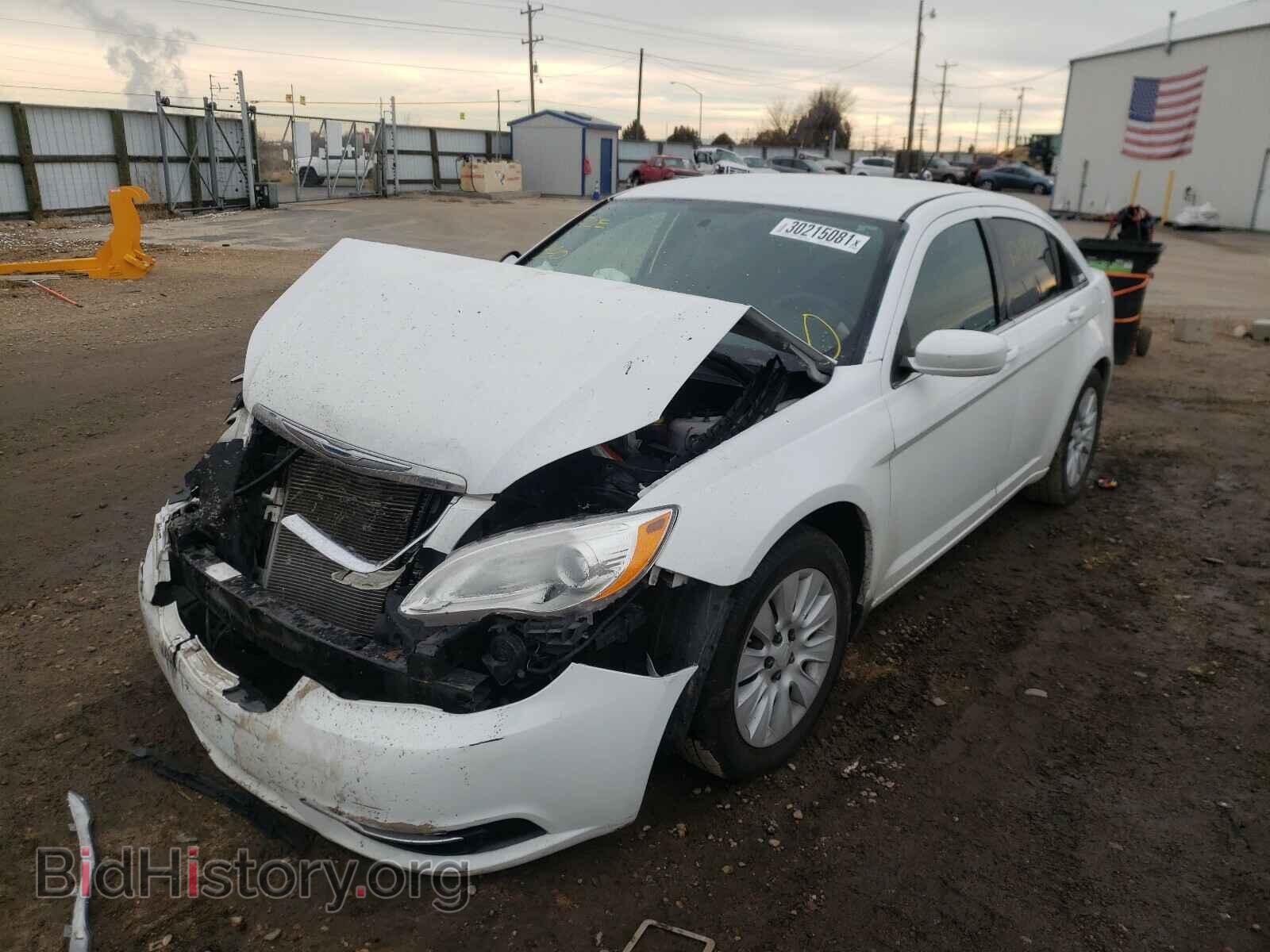 2013 CHRYSLER 200 - VIN: 1C3CCBAB1DN642420 - Фото 2