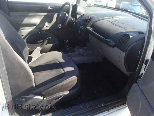 2000 VOLKSWAGEN BEETLE - VIN: 3VWCC21C8YM436979 - Фото 5