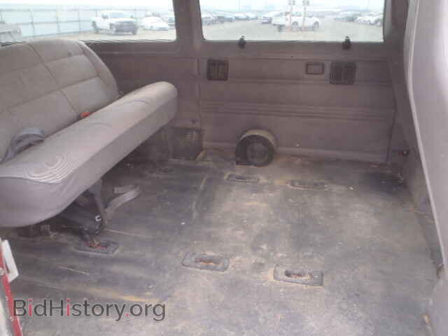 1996 Dodge RAM VAN (VIN 2B5WB35Z0TK124987) — photo 6 of 10