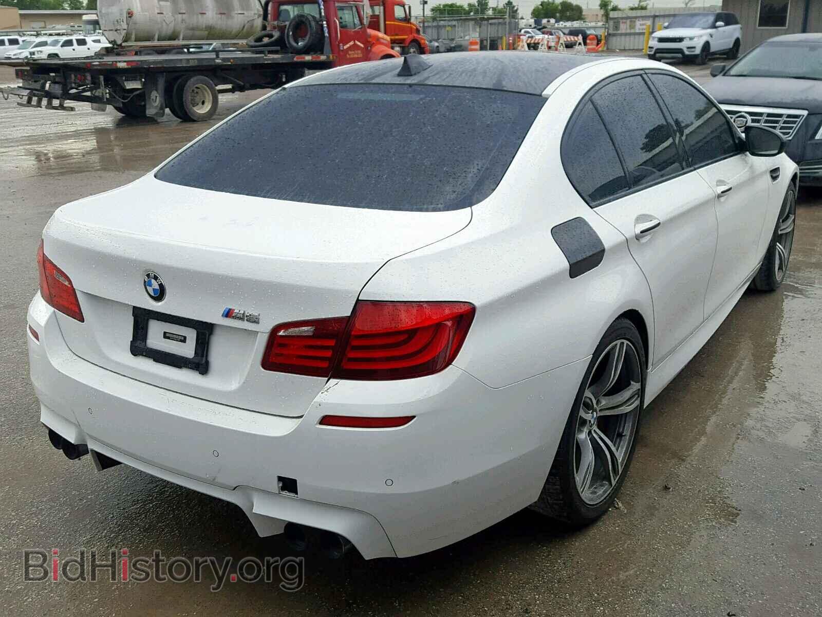 2013 BMW M5 - VIN: WBSFV9C58DC773870 - Фото 4