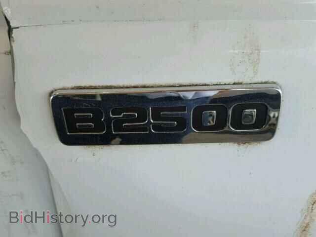 2000 MAZDA B2500 - VIN: 4F4YR12C0YTM31056 - Фото 9