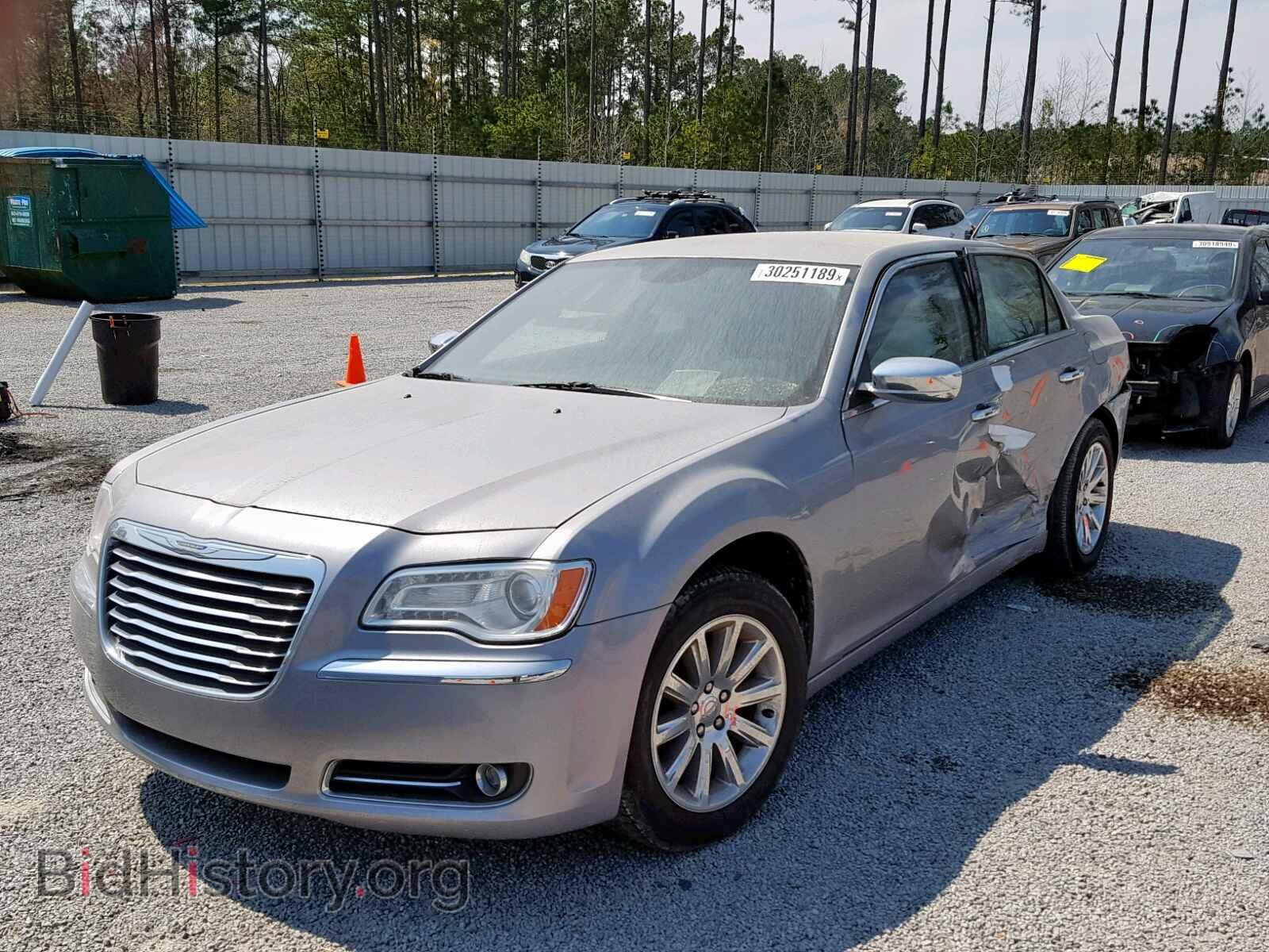 2011 CHRYSLER 300 - VIN: 2C3CA5CG2BH546088 - Фото 2
