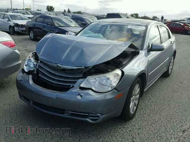 2010 CHRYSLER SEBRING - VIN: 1C3CC5FD5AN199695 - Фото 2
