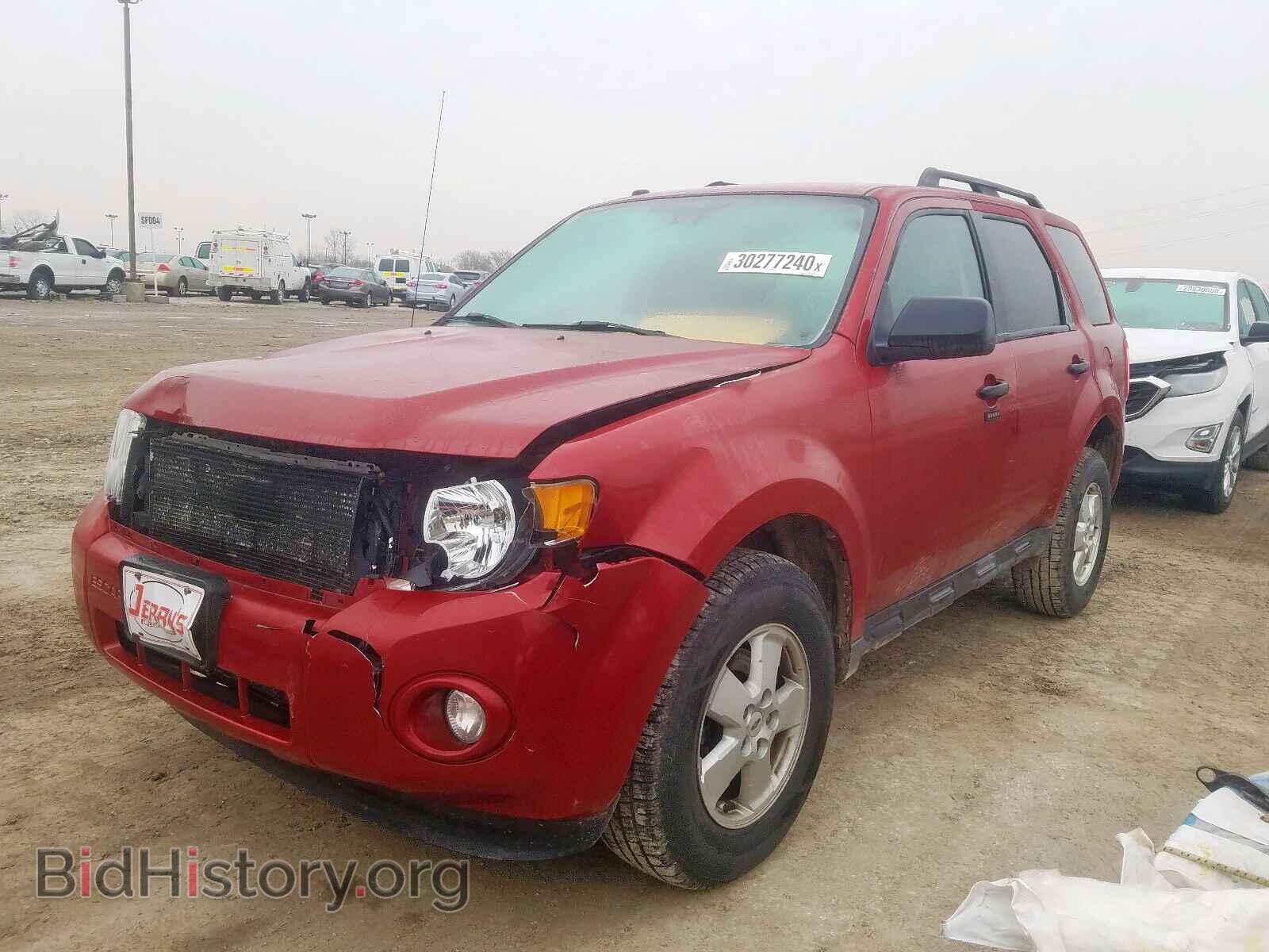 2011 FORD ESCAPE - VIN: 1FMCU0D76BKC19136 - Фото 2