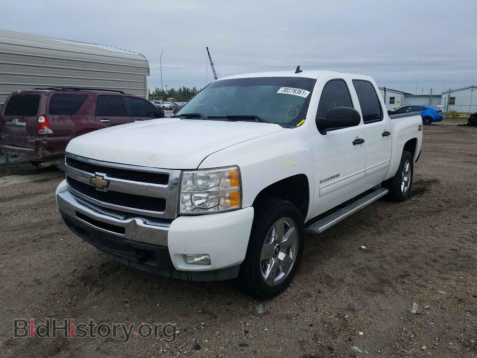 2011 CHEVROLET SILVERADO - VIN: 3GCPKSE32BG205809 - Фото 2