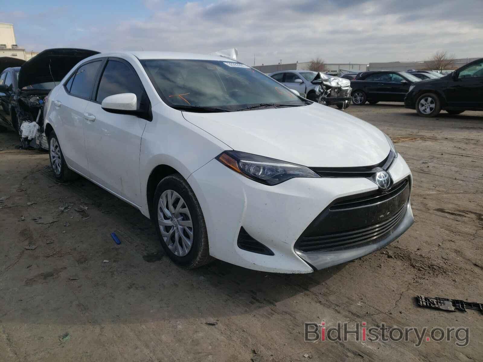 Photo 5YFBURHE8HP726112 - TOYOTA COROLLA 2017