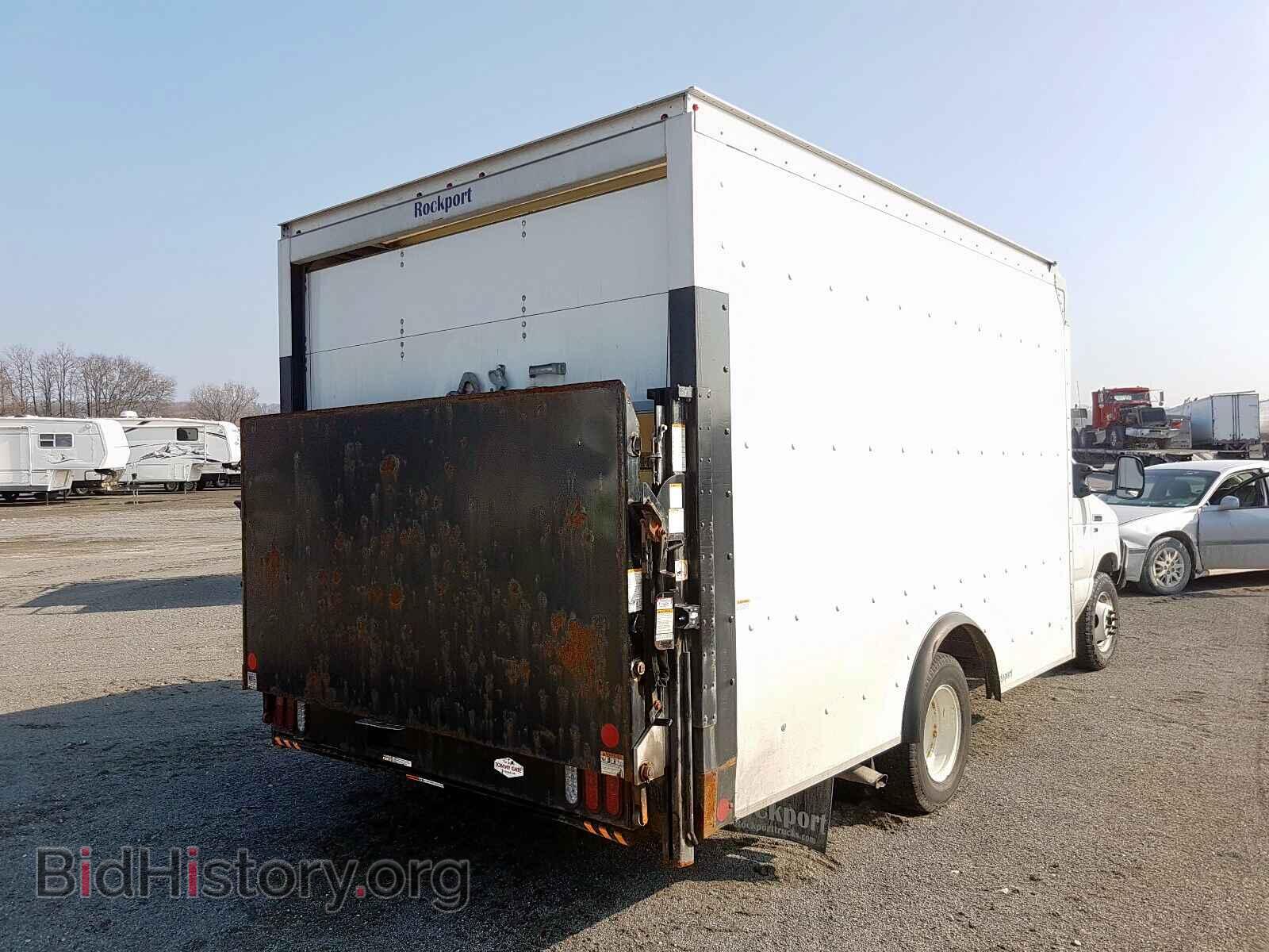 2017 FORD ECONOLINE - VIN: 1FDWE3F67HDC55642 - Фото 4