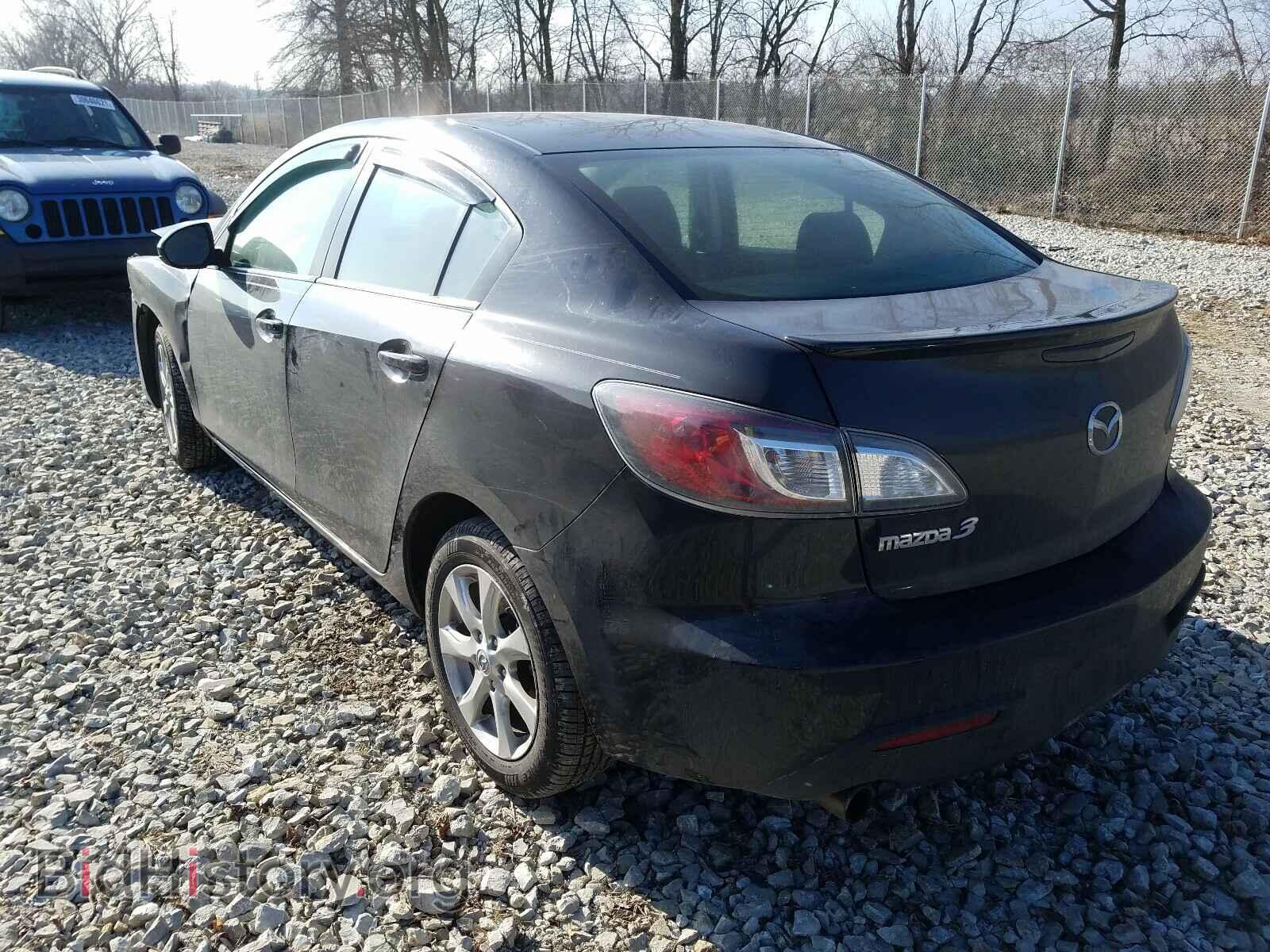 2011 MAZDA 3 - VIN: JM1BL1VF1B1356635 - Фото 3