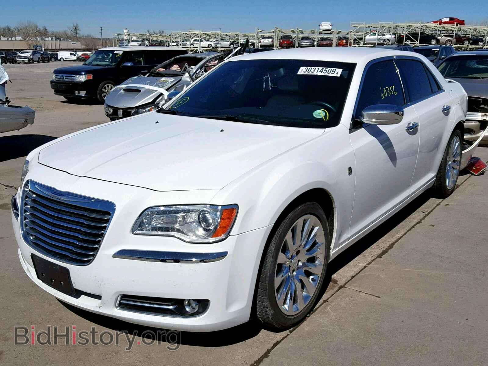 2013 CHRYSLER 300 - VIN: 2C3CCAAG4DH698110 - Фото 2