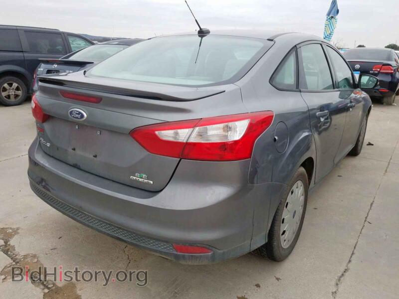 2013 Ford FOCUS (VIN 1FADP3F23DL363894) — фото 4 из 10