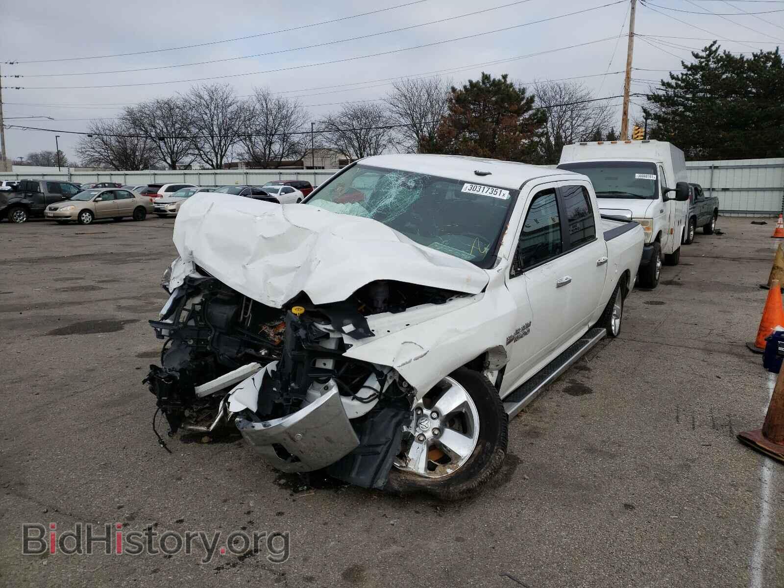 2017 RAM 1500 - VIN: 3C6RR7LT3HG525709 - Photo 2