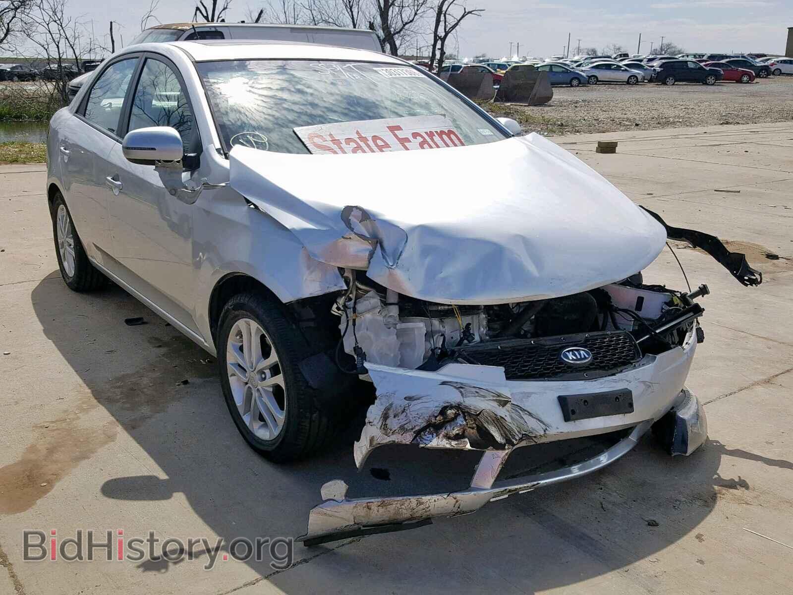 Фотография KNAFU4A2XC5632546 - KIA FORTE 2012