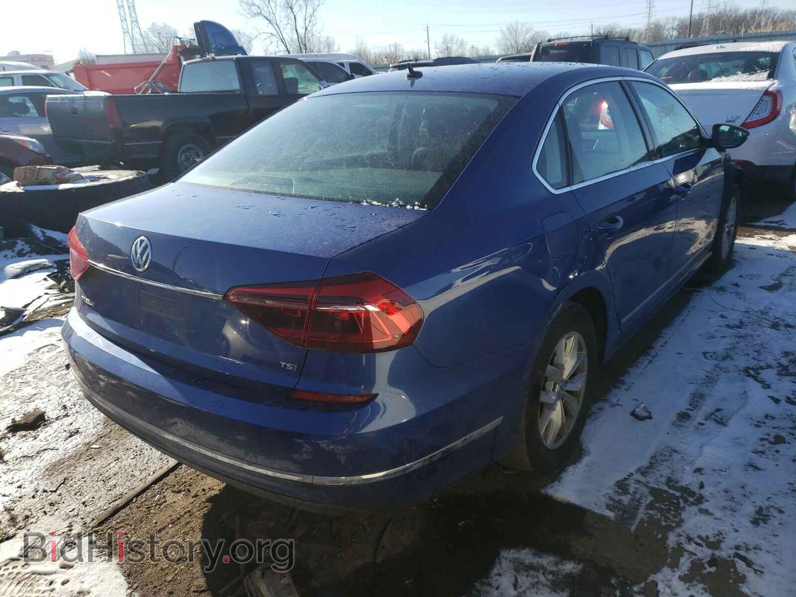 2017 VOLKSWAGEN PASSAT - VIN: 1VWAT7A30HC067184 - Фото 4