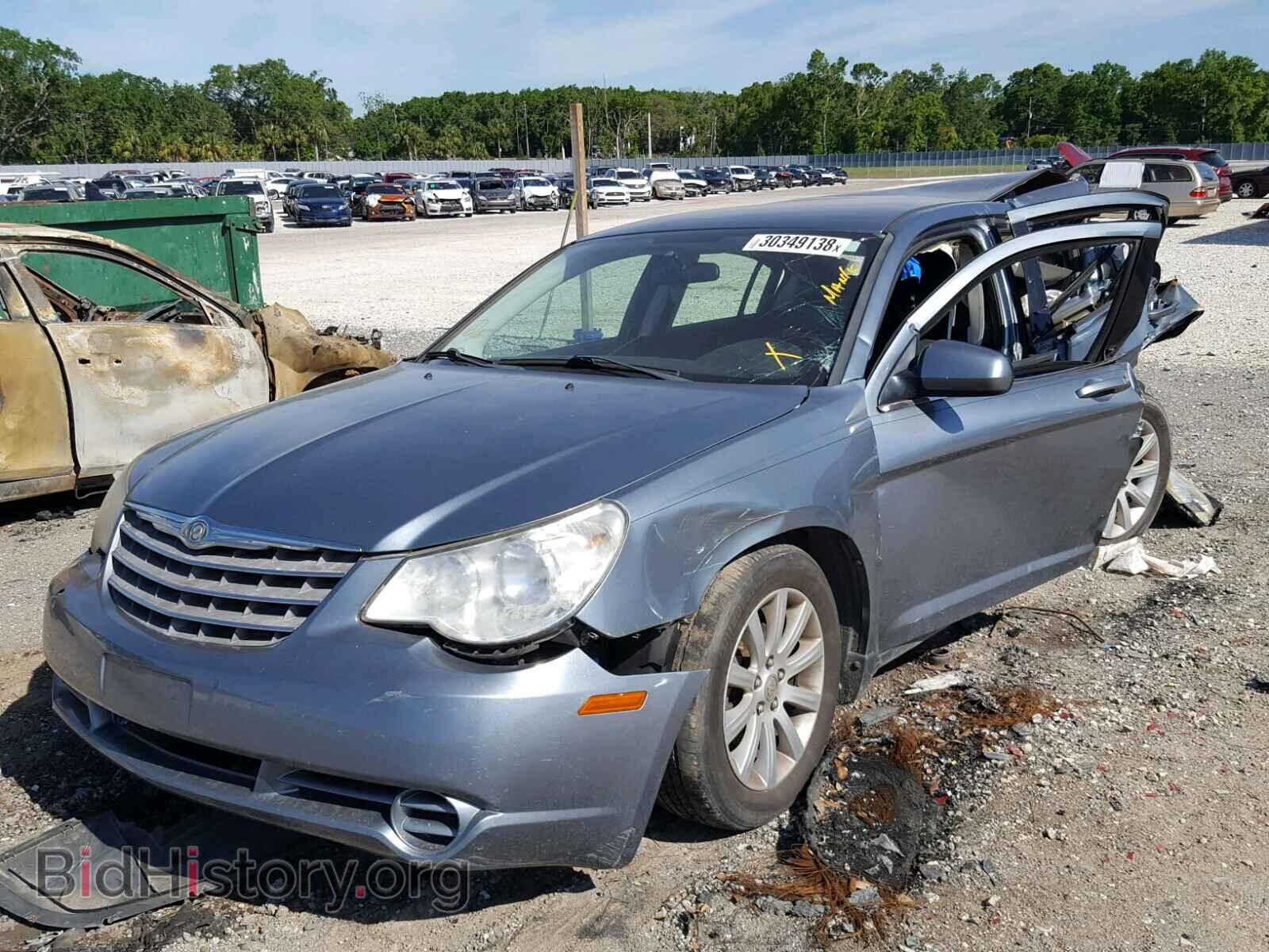 2010 CHRYSLER SEBRING - VIN: 1C3CC5FB4AN141298 - Фото 2