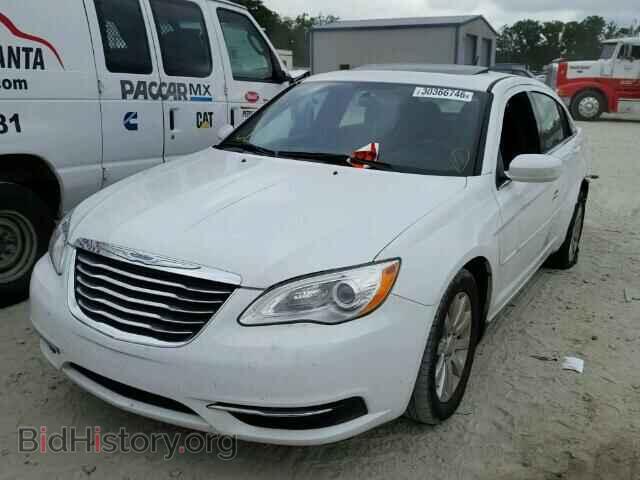 2013 CHRYSLER 200 - VIN: 1C3CCBBG8DN704146 - Фото 2