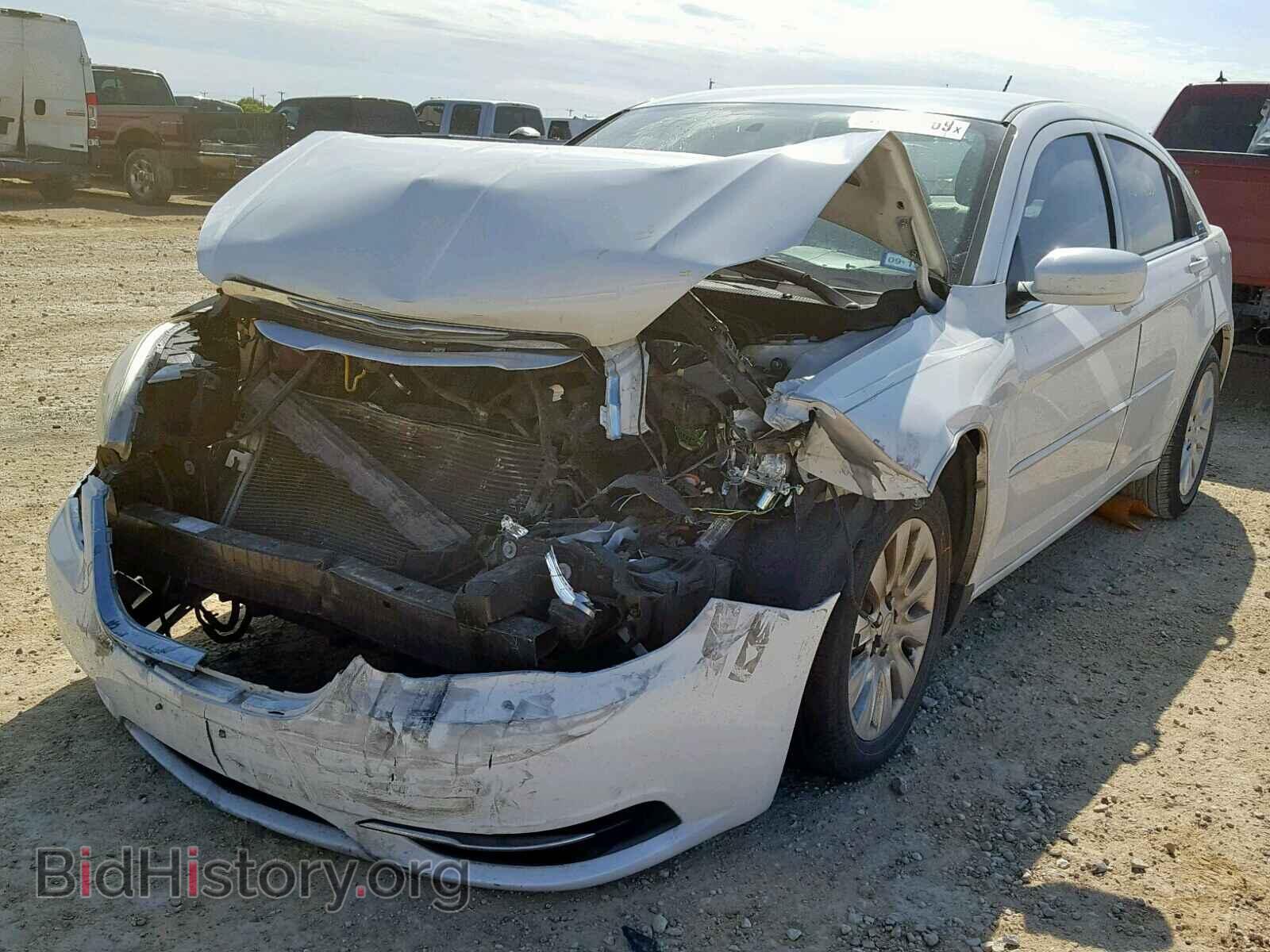 2013 CHRYSLER 200 - VIN: 1C3CCBAB7DN604738 - Фото 2
