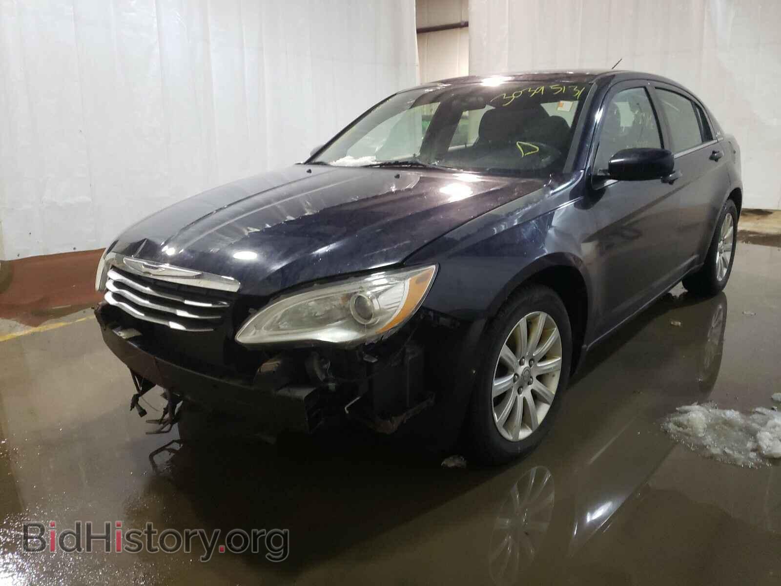 2013 CHRYSLER 200 - VIN: 1C3CCBBG1DN532803 - Фото 2