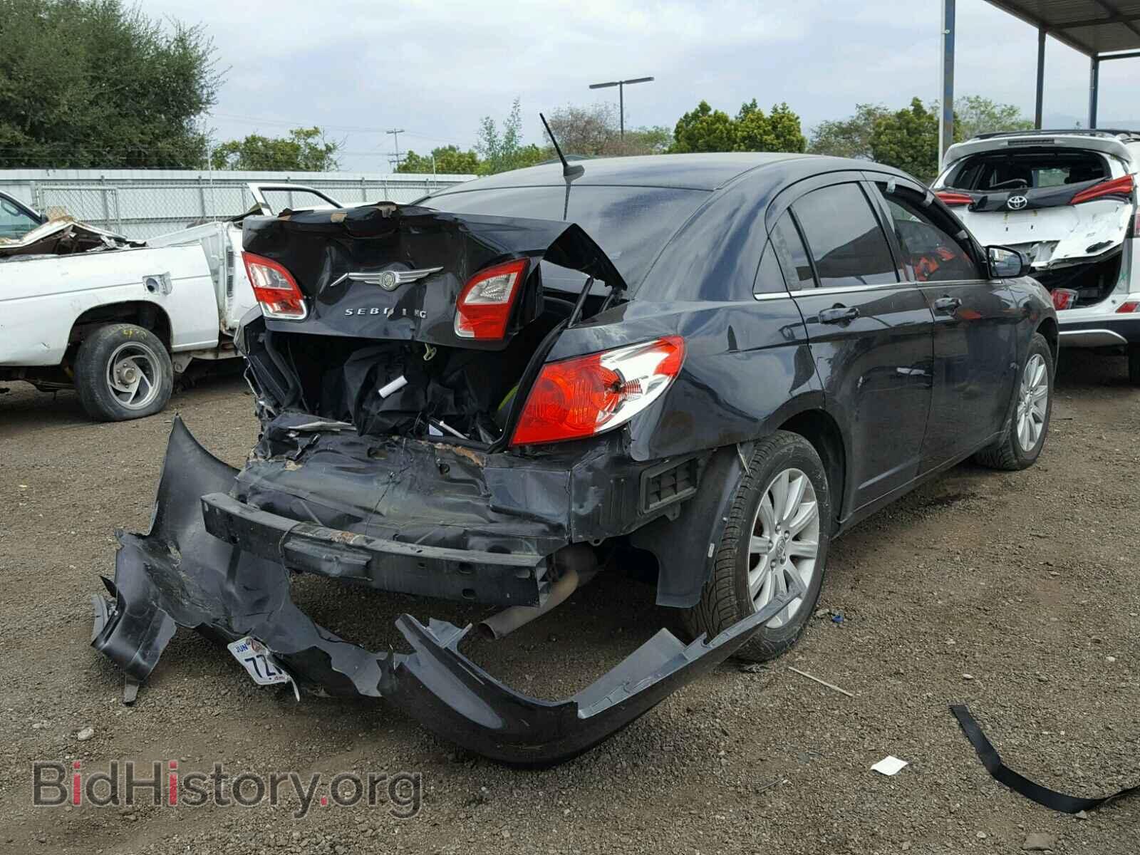2010 CHRYSLER SEBRING - VIN: 1C3CC5FB5AN203162 - Фото 4