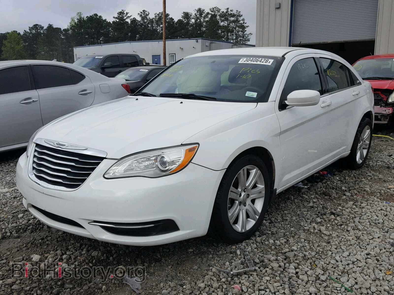 2013 CHRYSLER 200 - VIN: 1C3CCBAB2DN705766 - Фото 2