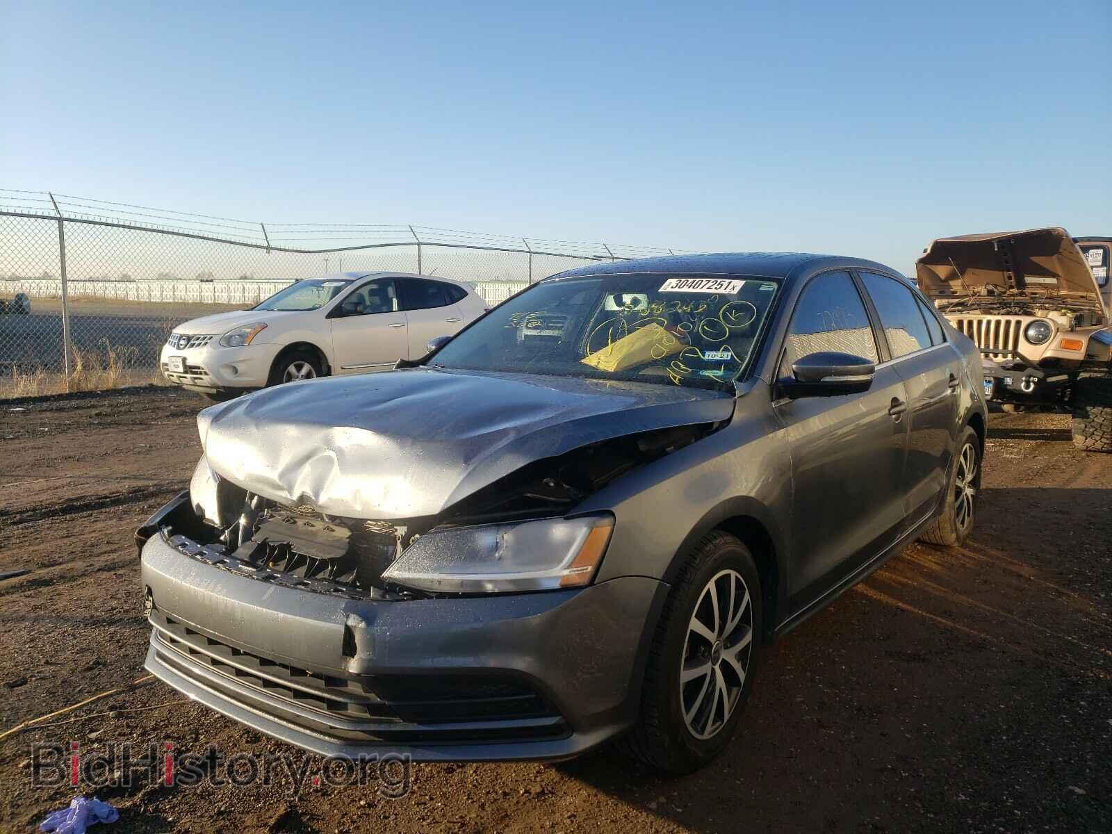 2017 VOLKSWAGEN JETTA - VIN: 3VWDB7AJ2HM268243 - Фото 2