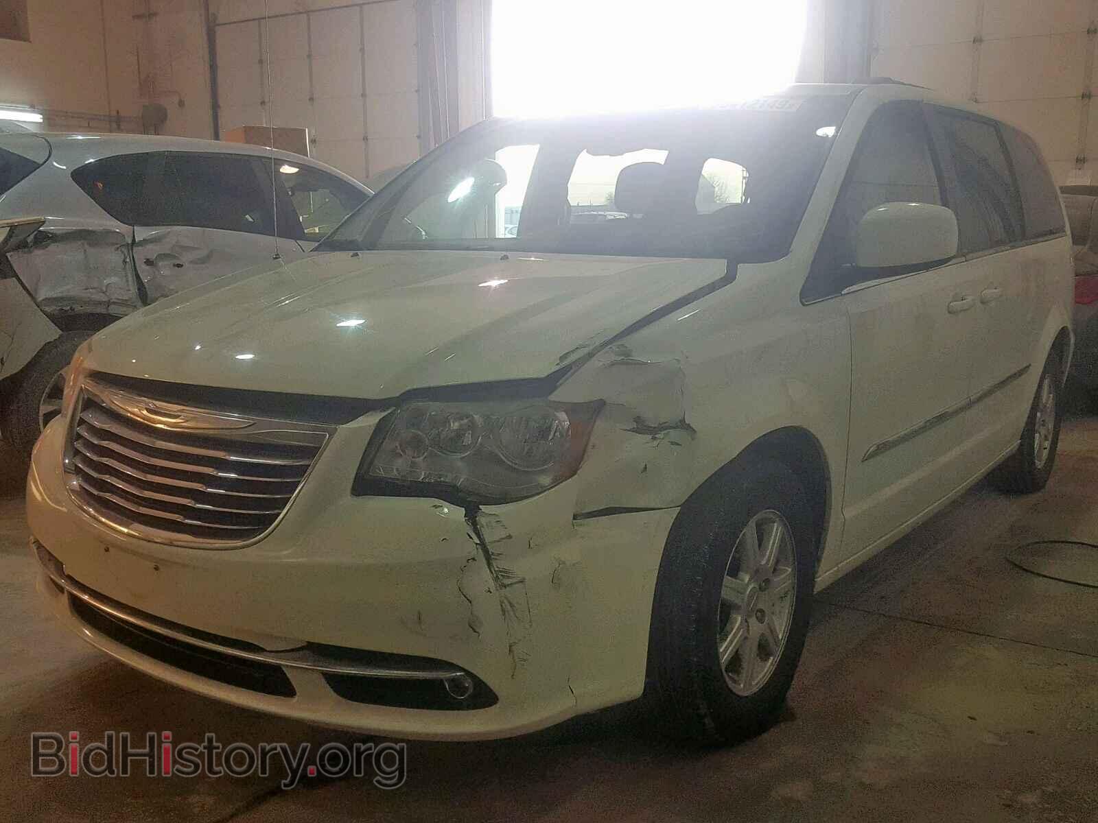 2013 CHRYSLER TOWN & COU - VIN: 2C4RC1BG1DR657934 - Фото 2