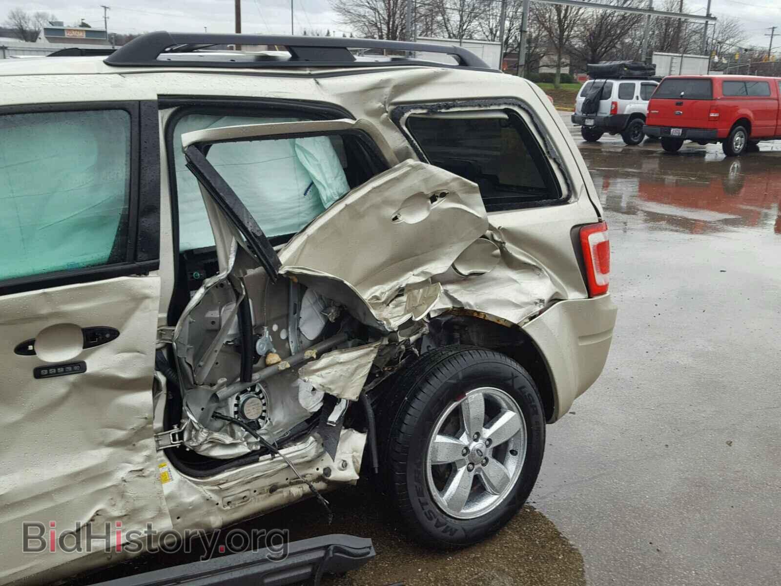 2011 FORD ESCAPE - VIN: 1FMCU9DGXBKC27096 - Фото 9
