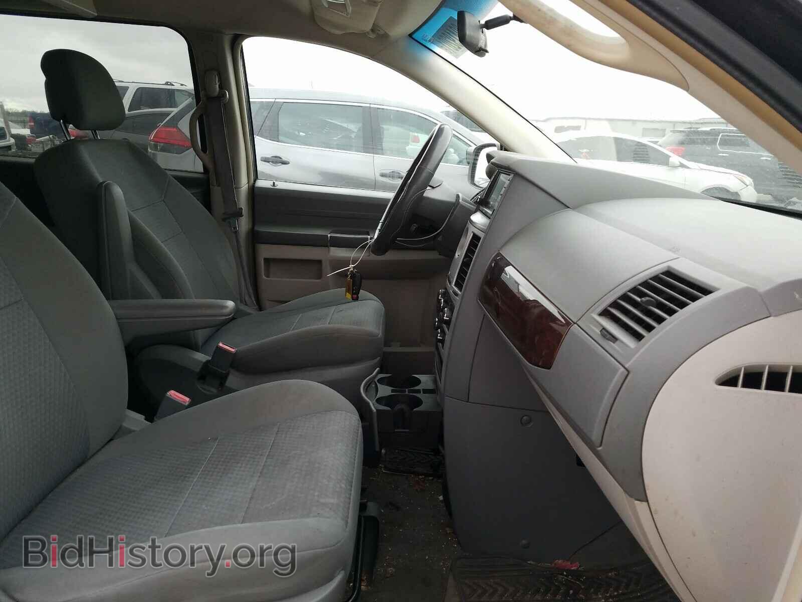 2010 CHRYSLER MINIVAN - VIN: 2A4RR2D17AR344728 - Photo 5