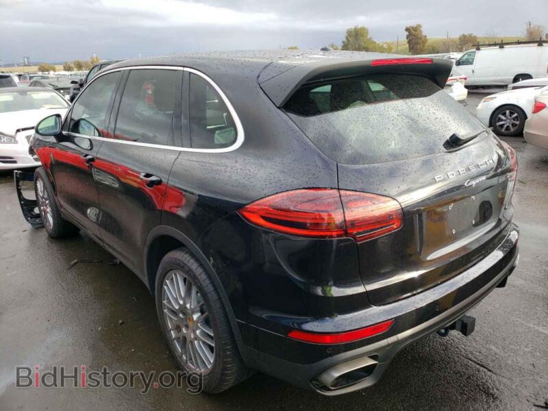 2016 Porsche CAYENNE (VIN WP1AA2A26GKA37712) — фото 3 из 10