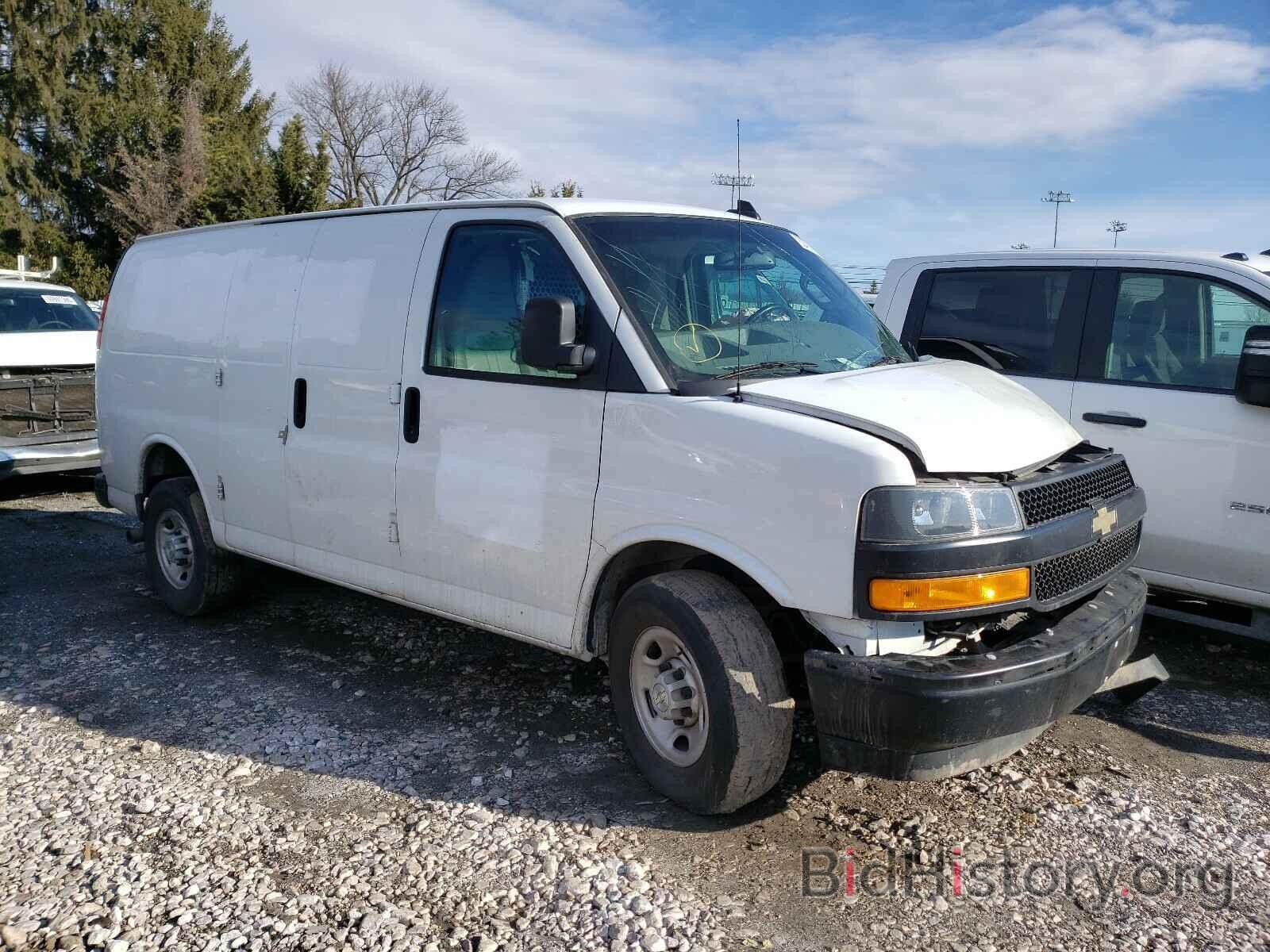 Photo 1GCWGAFP1J1312632 - CHEVROLET EXPRESS 2018