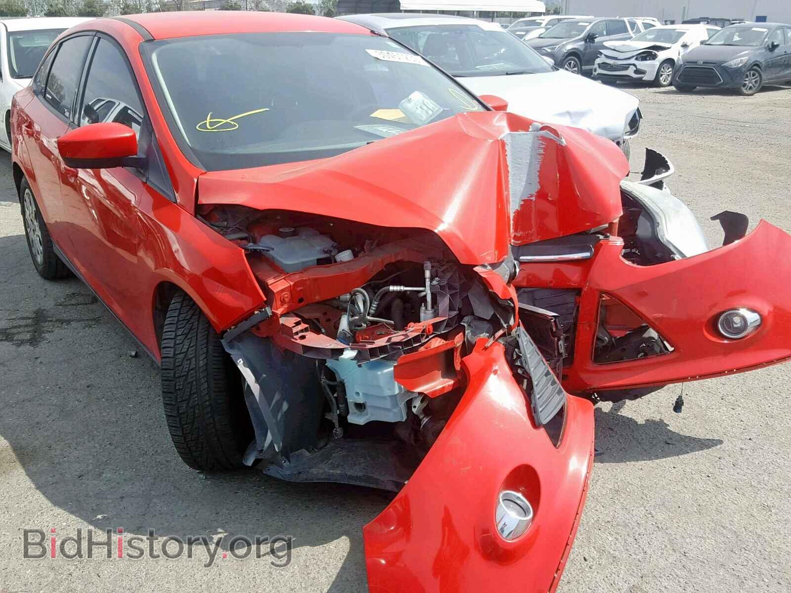 Photo 1FAHP3F28CL295138 - FORD FOCUS SE 2012