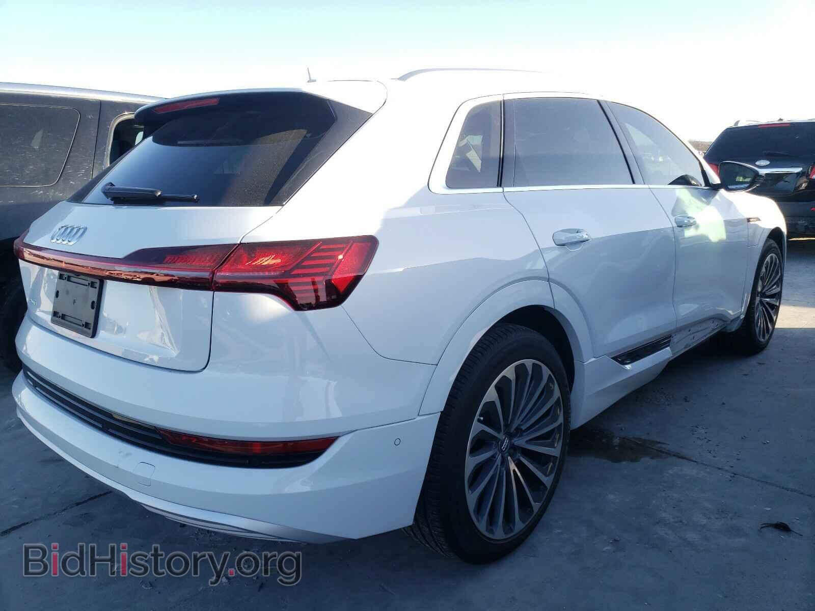 2019 AUDI E-TRON - VIN: WA1VAAGE2KB023940 - Photo 4