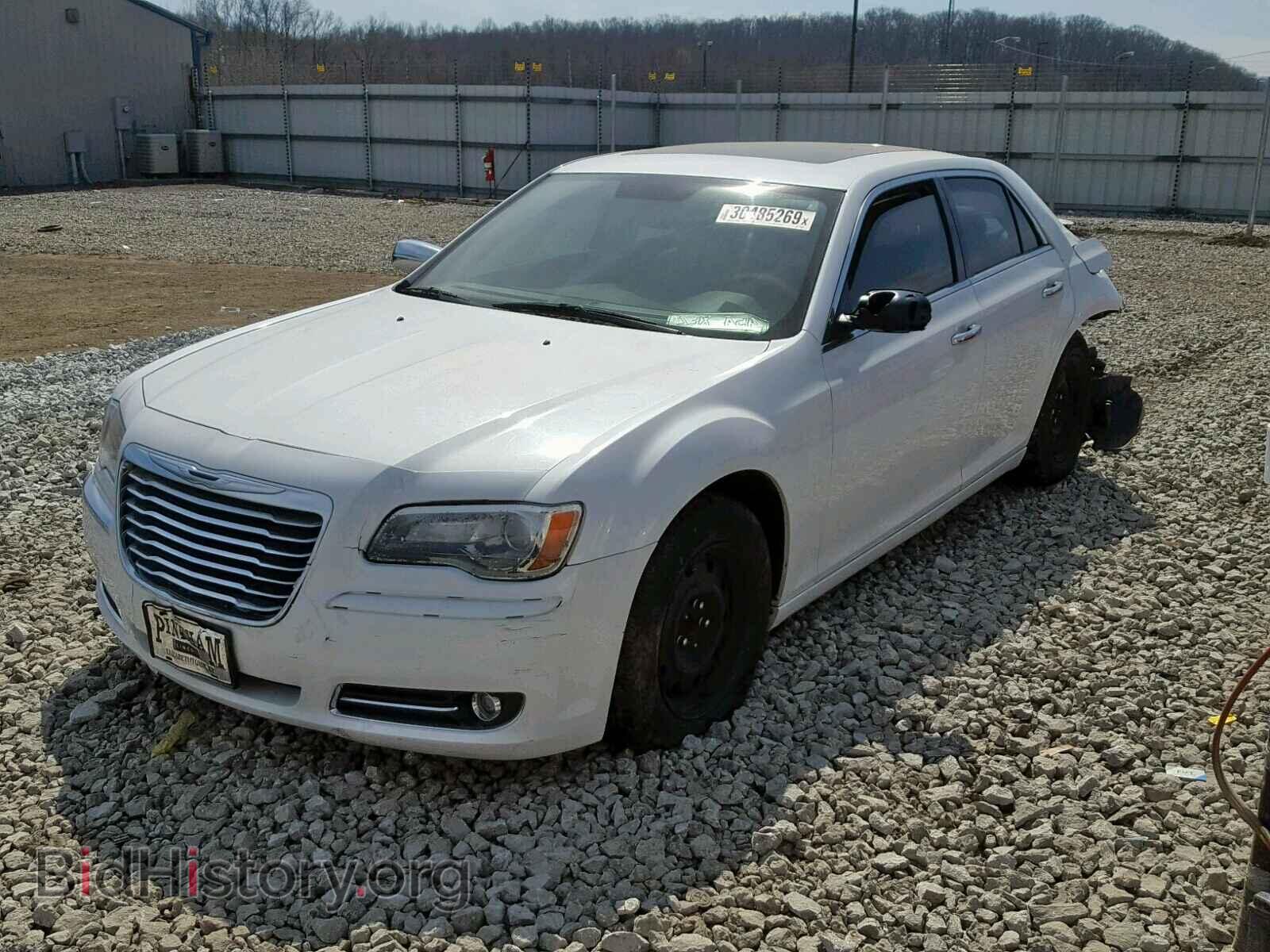2013 CHRYSLER 300 - VIN: 2C3CCAET1DH504768 - Фото 2