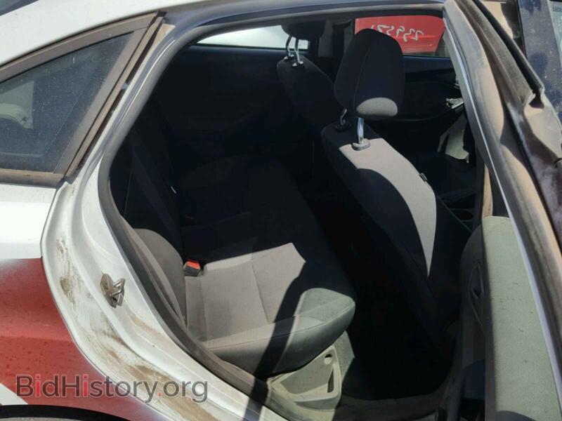 2014 Ford FOCUS (VIN 1FADP3E27EL185572) — photo 6 of 10