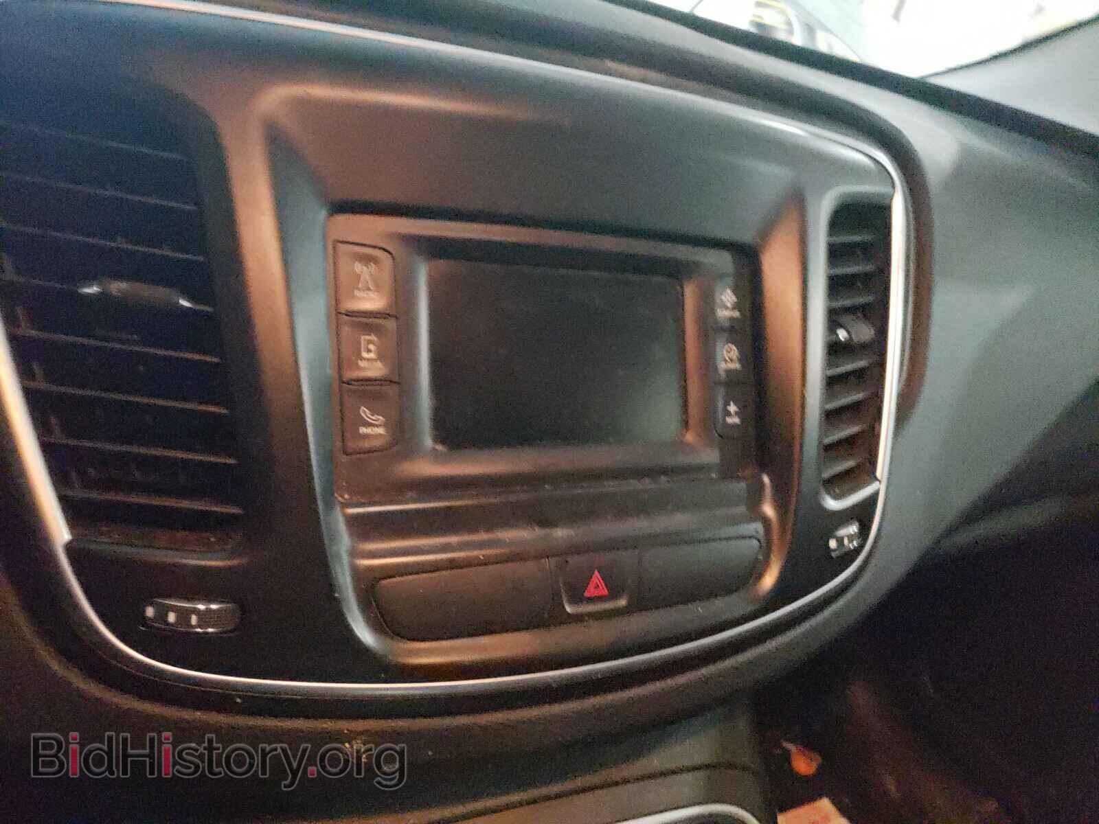 2016 CHRYSLER 200 - VIN: 1C3CCCAB5GN159040 - Фото 9