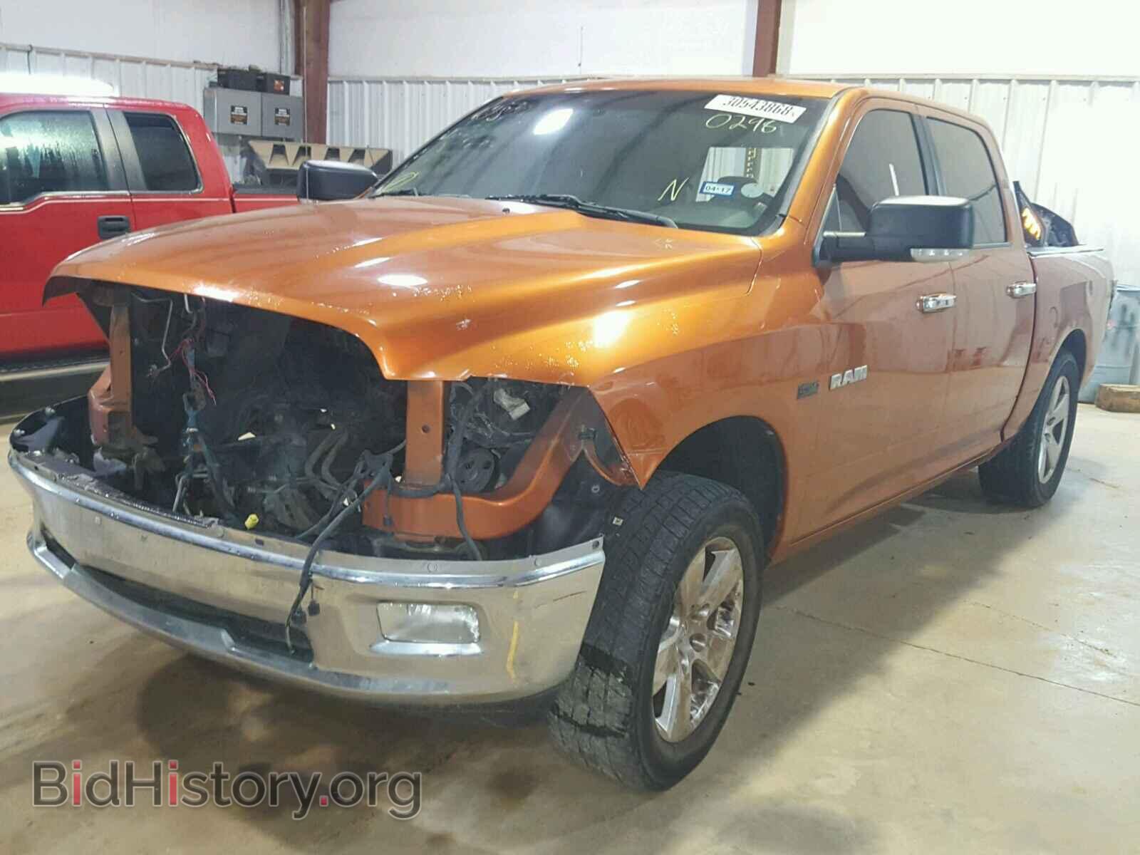 2010 DODGE RAM 1500 - VIN: 1D7RB1CT0AS100298 - Фото 2