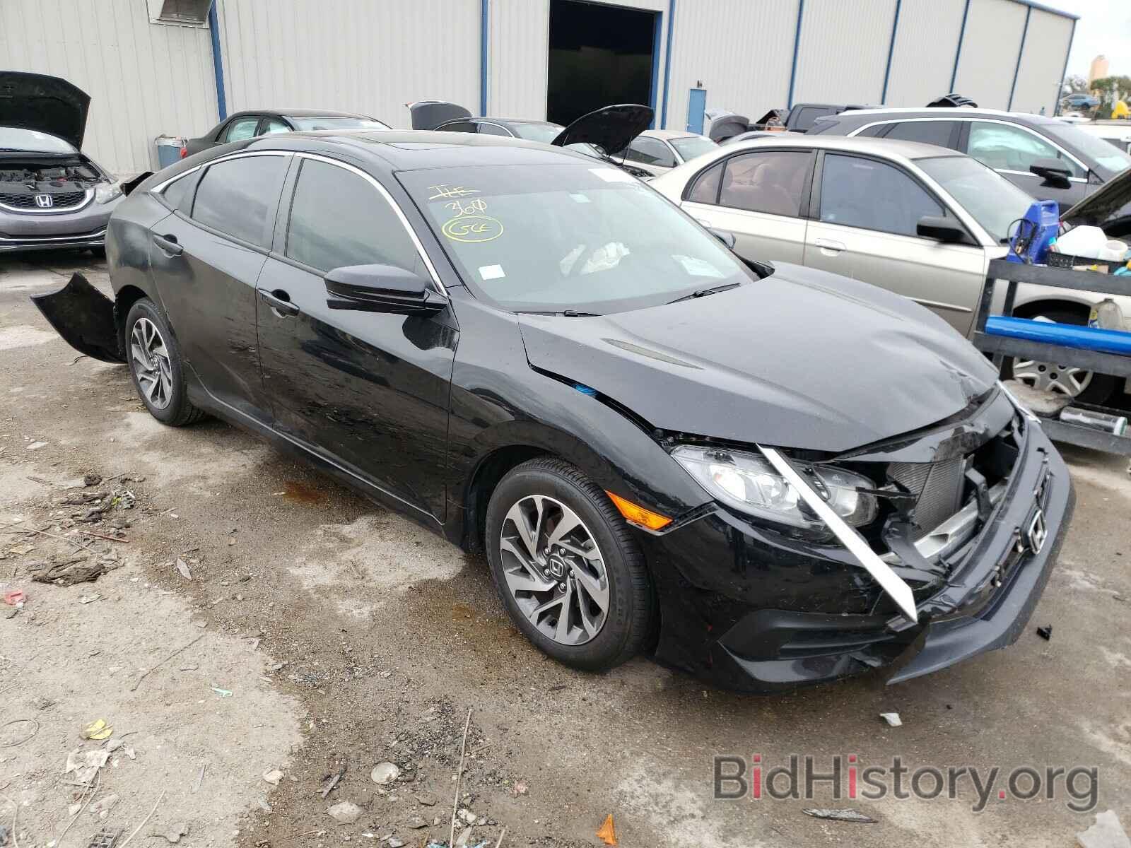 Photo 19XFC2F71JE011549 - HONDA CIVIC 2018