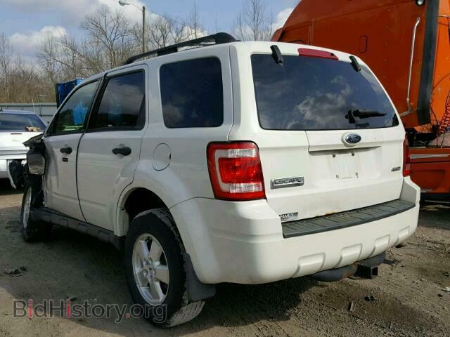 2009 FORD ESCAPE - VIN: 1FMCU93709KD04943 - Фото 3