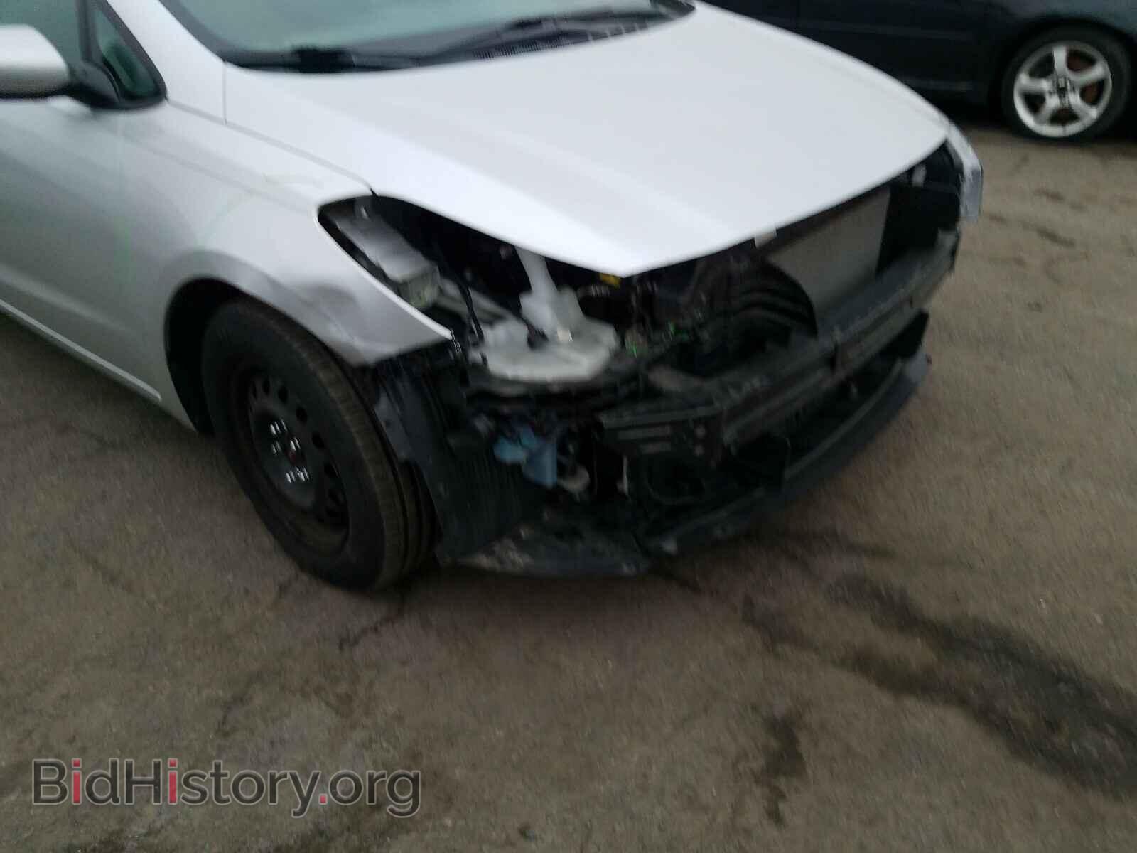 2017 KIA FORTE - VIN: 3KPFK4A78HE150402 - Photo 9