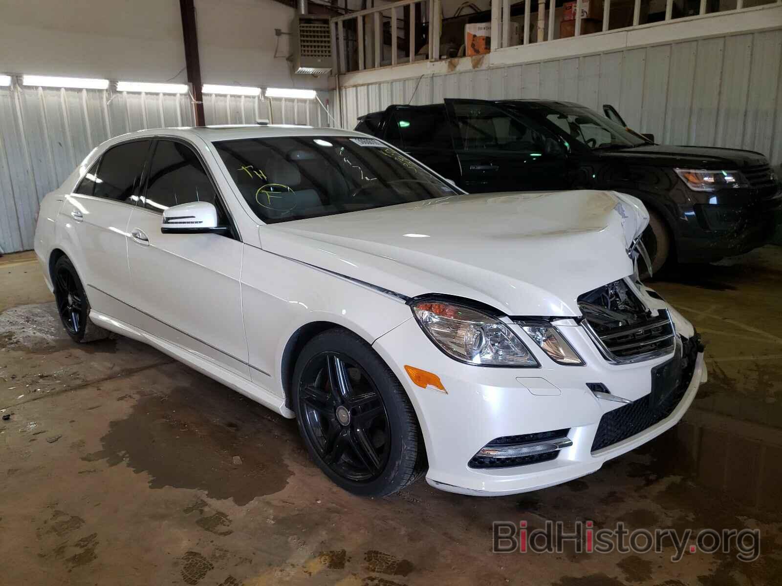 Photo WDDHF5KB1DA664584 - MERCEDES-BENZ E CLASS 2013