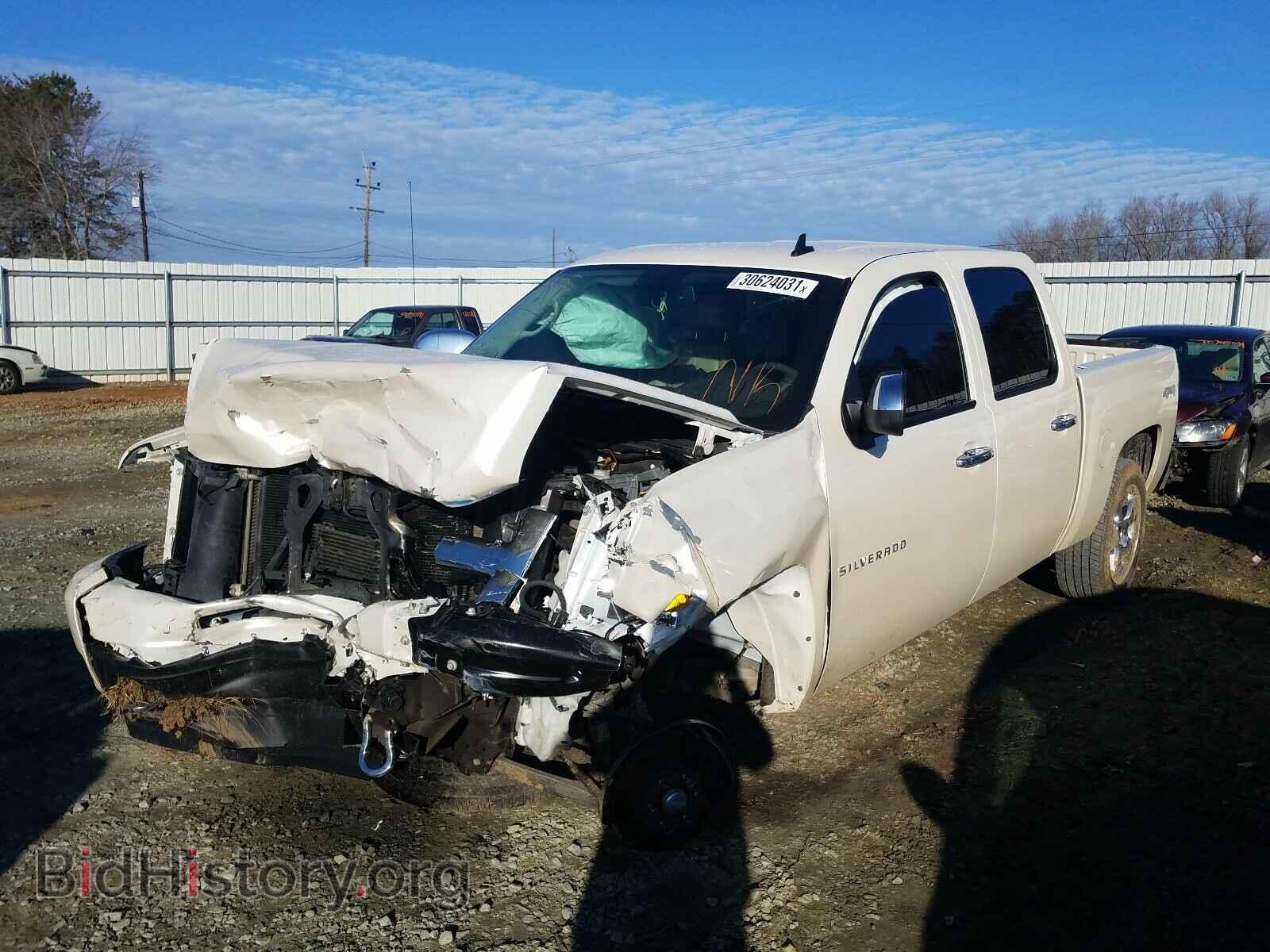 2011 CHEVROLET SILVERADO - VIN: 3GCPKTE36BG158080 - Фото 2