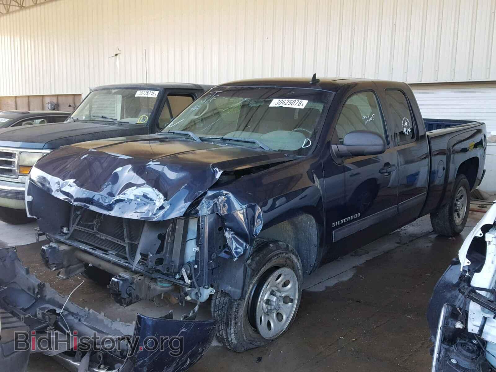 2011 CHEVROLET SILVERADO - VIN: 1GCRCREA0BZ223786 - Фото 2