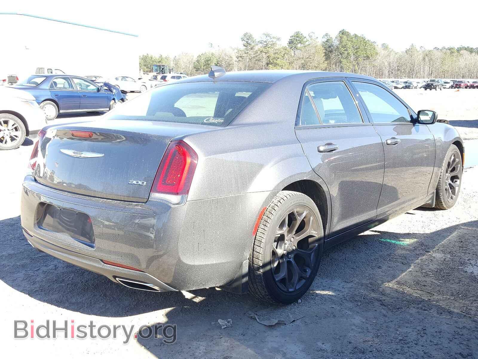 2019 CHRYSLER 300 - VIN: 2C3CCAAG7KH502402 - Фото 4