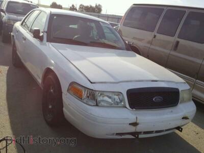 2003 Ford CROWN VIC Crown Vict, белый — VIN 2FAFP71W03X174051, Copart
