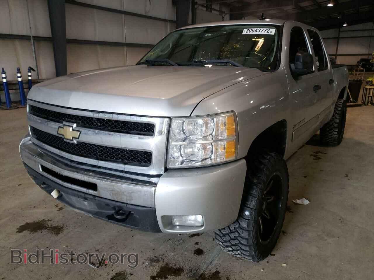 2011 CHEVROLET SILVERADO - VIN: 3GCPKSE33BG113172 - Фото 2