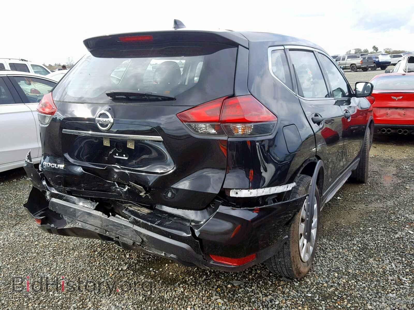 2017 NISSAN ROGUE S - VIN: KNMAT2MT2HP552128 - Фото 4