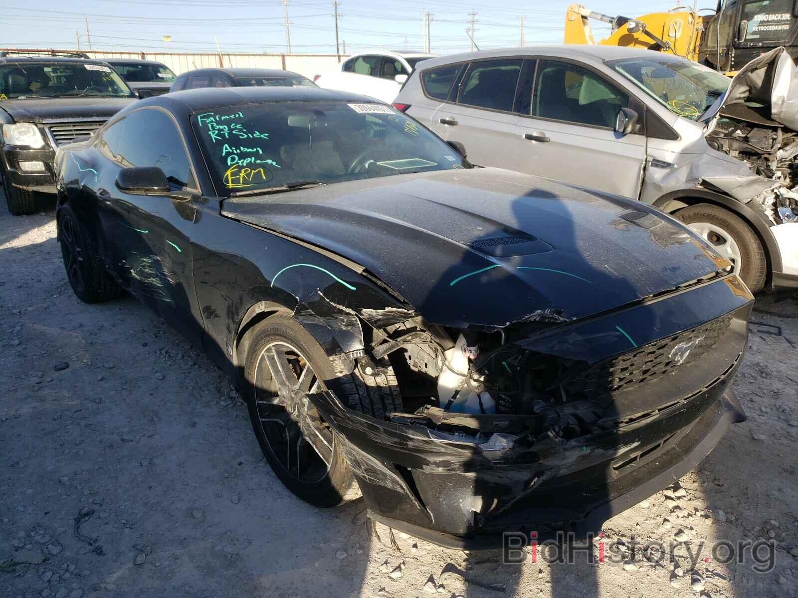 Photo 1FA6P8TH8J5137820 - FORD MUSTANG 2018