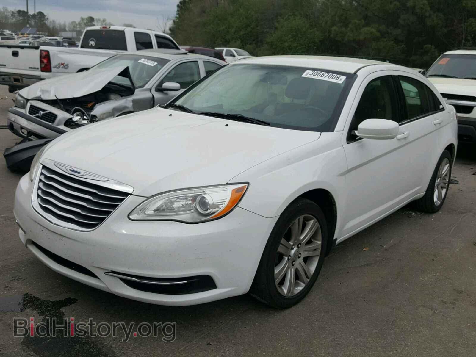 2013 CHRYSLER 200 - VIN: 1C3CCBBBXDN601029 - Фото 2